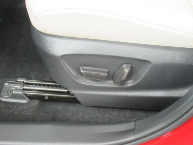 クラウンクロスオーバー Gアドバンスド・レザーパッケージ TSS レザー フルセグTV ナビTV パワーシート LEDヘッドライト クルーズコントロール Bカメラ ドライブレコーダ オートエアコン アルミホイル ワンオーナー ETC付 横滑り防止装置 4WD(33枚目)