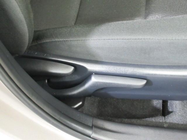 カローラアクシオ EX 衝突被害軽減システム PW ワンセグ メモリーナビ バックモニター ETC アイドリングストップ エアバッグ キーレス 横滑り防止装置 マニュアルエアコン ABS スマートキー 盗難防止(11枚目)