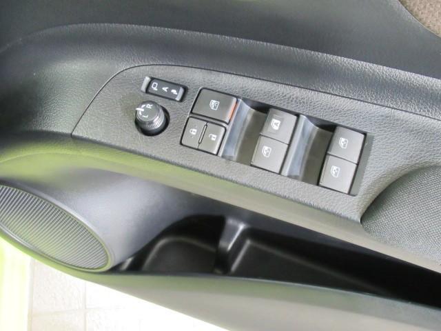 シエンタ Ｇ　クエロ　軽減ブレーキ　両側自動ドア　Ｉストップ　後カメラ　ワンオーナー車　デュアルエアバック　パワーウィンドウ　フルオートエアコン　ＤＶＤ再生可　ＬＥＤヘッド　ナビ＆ＴＶ　スマキー　ＶＳＣ　３列　キーレス（10枚目）