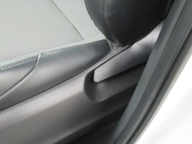 カローラクロス ハイブリッド Z 衝突軽減B フルセグテレビ スマキ- ワンオーナ 半レザー Bモニター アクティブクルーズコントロール メモリナビ イモビ LED AC キーレス パワステ アルミ エアバッグ ABS 横滑り防止機能(31枚目)