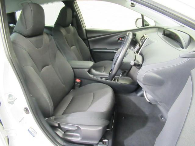 プリウス SセーフティプラスII メモリーナビ ワンセグ バックモニター LEDヘッドライト CD再生機能 純正アルミ イモビライザー スマートキー 衝突被害軽減ブレーキ ペダル踏み間違い急発進制御装置 ブラインドスポットモニター(8枚目)