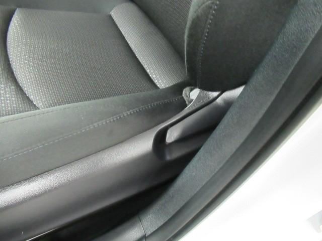 プリウス SセーフティプラスII メモリーナビ ワンセグ バックモニター LEDヘッドライト CD再生機能 純正アルミ イモビライザー スマートキー 衝突被害軽減ブレーキ ペダル踏み間違い急発進制御装置 ブラインドスポットモニター(32枚目)