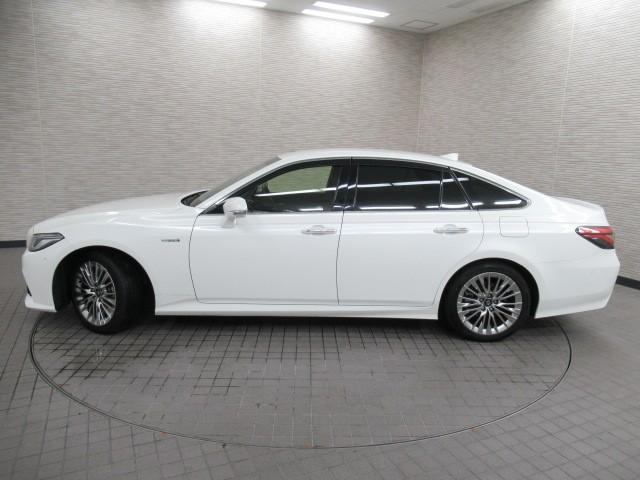 クラウンハイブリッド S エレガンススタイルII イモビライザー バックモニター ナビ&TV アルミホイール オートクルーズコントロール AC100V スマートキー フルセグ キーレス ETC メモリーナビ DVD再生 横滑り防止装置 ワンオーナー(6枚目)