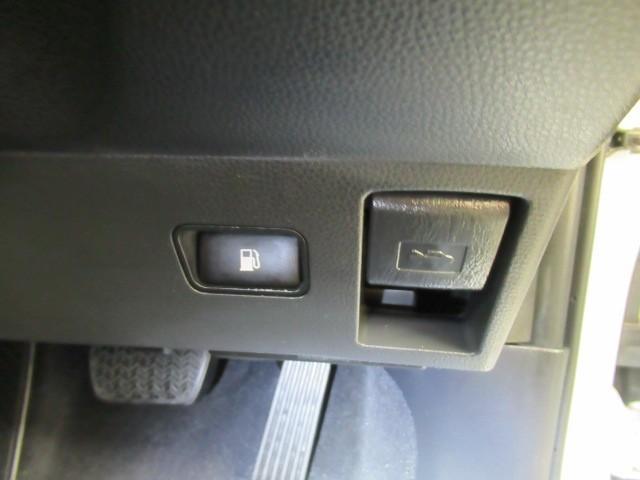 クラウンハイブリッド S エレガンススタイルII イモビライザー バックモニター ナビ&TV アルミホイール オートクルーズコントロール AC100V スマートキー フルセグ キーレス ETC メモリーナビ DVD再生 横滑り防止装置 ワンオーナー(12枚目)