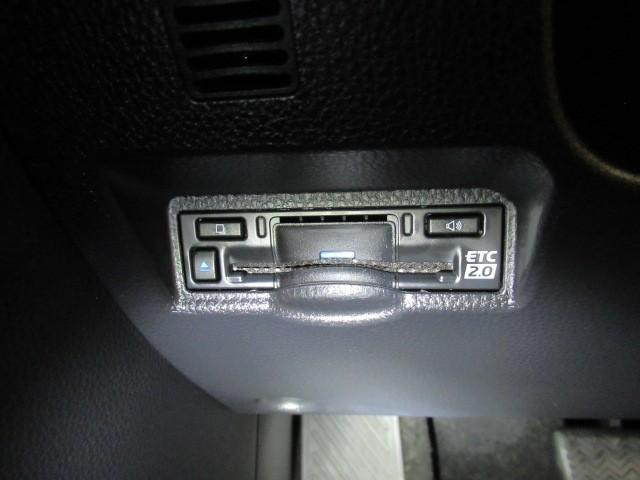 ノア ハイブリッドＧ　ナビ＆ＴＶ　Ｗエアコン　カラーバックモニター　アルミホイール　盗難防止装置　クルコン　キーレス　スマートキ－　フルセグテレビ　両側電動ドア　ＬＥＤライト　ＴＳＳ　オートエアコン　３列シート　ＥＴＣ（11枚目）