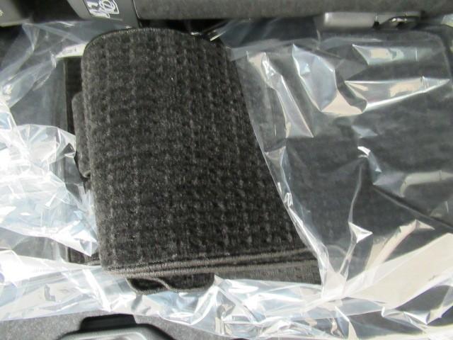 ノア ハイブリッドＧ　ナビ＆ＴＶ　Ｗエアコン　カラーバックモニター　アルミホイール　盗難防止装置　クルコン　キーレス　スマートキ－　フルセグテレビ　両側電動ドア　ＬＥＤライト　ＴＳＳ　オートエアコン　３列シート　ＥＴＣ（28枚目）