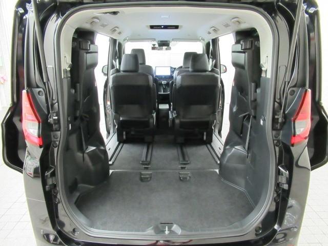 ノア ハイブリッドＧ　ナビ＆ＴＶ　Ｗエアコン　カラーバックモニター　アルミホイール　盗難防止装置　クルコン　キーレス　スマートキ－　フルセグテレビ　両側電動ドア　ＬＥＤライト　ＴＳＳ　オートエアコン　３列シート　ＥＴＣ（30枚目）