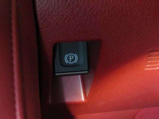 IS IS300h Fスポーツ Bモニ 地デジTV ナビTV オートエアコン スマートキー&プッシュスタート キーフリー パワーステアリング メモリナビ 横滑り防止機能 エアバッグ ABS 盗難防止装置 LEDヘッドライト Pシート(17枚目)