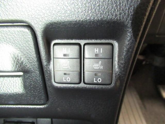 ヴォクシー ハイブリッドZS 煌III 地デジTV リヤカメラ 1オナ車 Wエアコン スマートキー DVD再生可 クルコン VSC キーレス アルミホイール ナビ&TV LEDヘッドランプ ETC 3列シート メモリーナビ オートエアコン(15枚目)