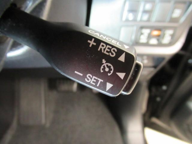 ヴォクシー ハイブリッドZS 煌III 地デジTV リヤカメラ 1オナ車 Wエアコン スマートキー DVD再生可 クルコン VSC キーレス アルミホイール ナビ&TV LEDヘッドランプ ETC 3列シート メモリーナビ オートエアコン(17枚目)