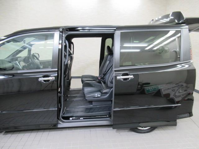 ヴォクシー ハイブリッドZS 煌III 地デジTV リヤカメラ 1オナ車 Wエアコン スマートキー DVD再生可 クルコン VSC キーレス アルミホイール ナビ&TV LEDヘッドランプ ETC 3列シート メモリーナビ オートエアコン(30枚目)