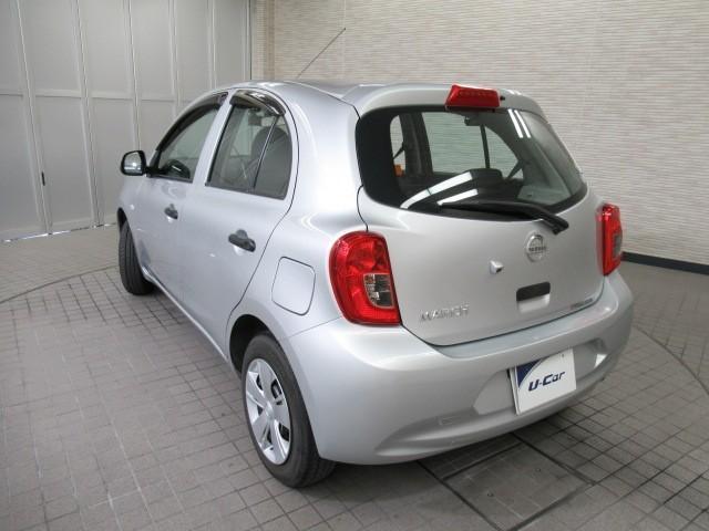 マーチ Ｓ　フルセグ視聴可　横滑防止装置　運転席助手席エアバック　キーレス　バックモニター　ナビＴＶ　パワーウインド　メモリーナビゲーション　オートエアコン　ＰＳ　運転席エアバッグ　ＡＢＳ（4枚目）