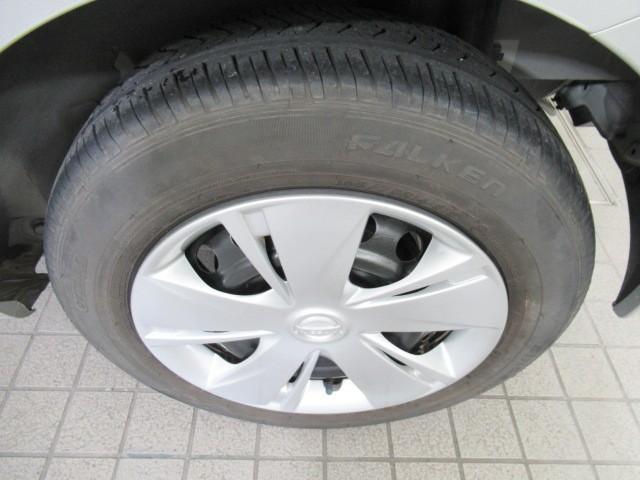 マーチ Ｓ　フルセグ視聴可　横滑防止装置　運転席助手席エアバック　キーレス　バックモニター　ナビＴＶ　パワーウインド　メモリーナビゲーション　オートエアコン　ＰＳ　運転席エアバッグ　ＡＢＳ（6枚目）