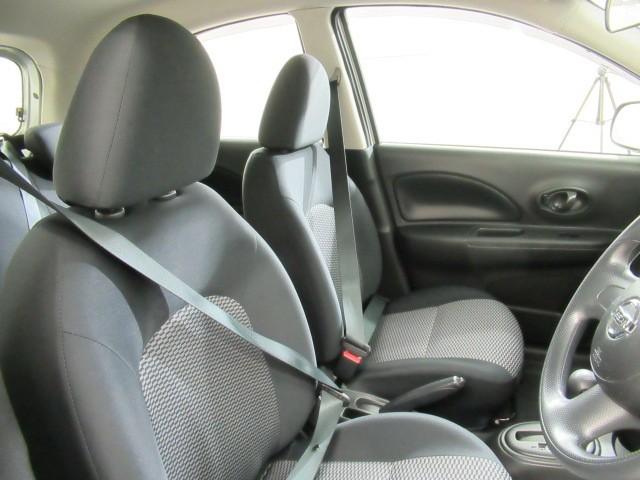 マーチ Ｓ　フルセグ視聴可　横滑防止装置　運転席助手席エアバック　キーレス　バックモニター　ナビＴＶ　パワーウインド　メモリーナビゲーション　オートエアコン　ＰＳ　運転席エアバッグ　ＡＢＳ（8枚目）