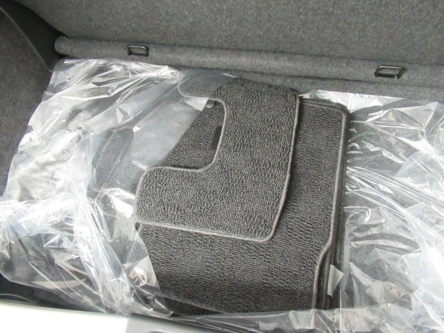 マーチ Ｓ　フルセグ視聴可　横滑防止装置　運転席助手席エアバック　キーレス　バックモニター　ナビＴＶ　パワーウインド　メモリーナビゲーション　オートエアコン　ＰＳ　運転席エアバッグ　ＡＢＳ（17枚目）