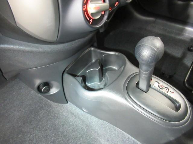 マーチ Ｓ　フルセグ視聴可　横滑防止装置　運転席助手席エアバック　キーレス　バックモニター　ナビＴＶ　パワーウインド　メモリーナビゲーション　オートエアコン　ＰＳ　運転席エアバッグ　ＡＢＳ（21枚目）