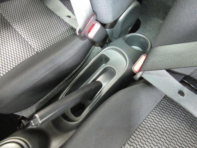 マーチ Ｓ　フルセグ視聴可　横滑防止装置　運転席助手席エアバック　キーレス　バックモニター　ナビＴＶ　パワーウインド　メモリーナビゲーション　オートエアコン　ＰＳ　運転席エアバッグ　ＡＢＳ（22枚目）