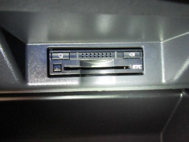 ハリアーハイブリッド プレミアム アドバンスドパッケージ Sキー 地デジ パワーウインドウ クルコン ナビ&TV LEDライト 電動シート 横滑防止装置 DVD再生 メモリーナビ オートエアコン キーフリー ABS ETC車載器 4WD カーテンエアバッグ(32枚目)