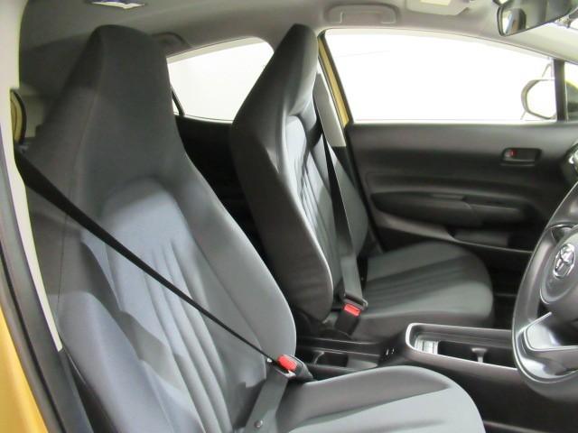 アクア Ｘ　踏み間違い防止　１００Ｖ　イモビ　ナビ＆ＴＶ　フルセグ　ＬＥＤヘッドライト　スマートキー　横滑り防止機能　キーレスエントリー　オートクルーズ　オートエアコン　ＥＴＣ　カーテンエアバッグ　ＡＢＳ（10枚目）