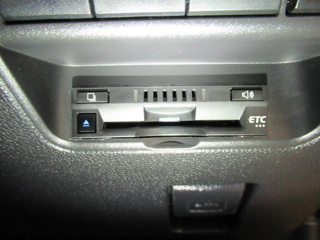 アクア Ｘ　踏み間違い防止　１００Ｖ　イモビ　ナビ＆ＴＶ　フルセグ　ＬＥＤヘッドライト　スマートキー　横滑り防止機能　キーレスエントリー　オートクルーズ　オートエアコン　ＥＴＣ　カーテンエアバッグ　ＡＢＳ（11枚目）