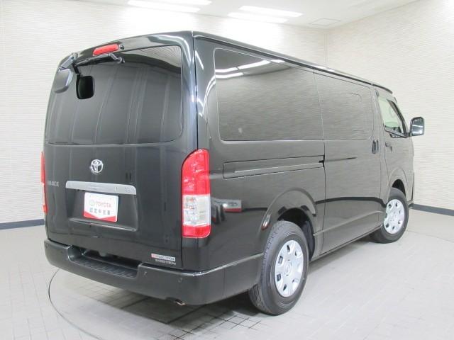 ハイエースバン ＤＸ　ＧＬパッケージ　ＬＥＤヘッド　１オーナー車　横滑り防止装置　キーレスエントリー　エアコン　パワステ　フロントパワーウインドウ　エアバック　セキュリティー　ＡＢＳ　インテリジェントクリアランスソナー　ＡＣ１００Ｖ（6枚目）