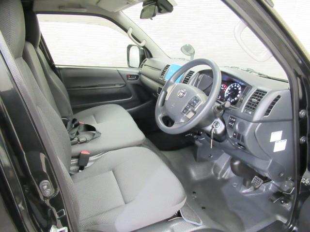 ハイエースバン ＤＸ　ＧＬパッケージ　ＬＥＤヘッド　１オーナー車　横滑り防止装置　キーレスエントリー　エアコン　パワステ　フロントパワーウインドウ　エアバック　セキュリティー　ＡＢＳ　インテリジェントクリアランスソナー　ＡＣ１００Ｖ（10枚目）