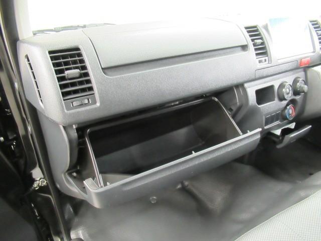 ハイエースバン ＤＸ　ＧＬパッケージ　ＬＥＤヘッド　１オーナー車　横滑り防止装置　キーレスエントリー　エアコン　パワステ　フロントパワーウインドウ　エアバック　セキュリティー　ＡＢＳ　インテリジェントクリアランスソナー　ＡＣ１００Ｖ（31枚目）
