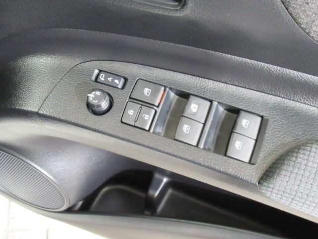 シエンタ Ｇ　セーフティーエディションＩＩ　誤発進抑制装置　ワンセグＴＶ　両側パワースライドドア　横滑り防止装置　ＥＴＣ車載器　オートエアコン　盗難防止システム　ＡＢＳ　ウォークスルー　キーレスエントリー　ナビ＆ＴＶ　メモリ－ナビ　ＰＳ（10枚目）