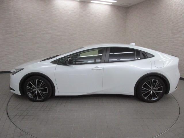 プリウス Ｇ　オートクルーズ　キーレス　オートエアコン　バックモニター　ナビ＆ＴＶ　メモリナビ　ＬＥＤヘッドランプ　アルミ　イモビ　ＡＢＳ　デュアルエアバック　横滑防止　パワーステアリング　ＥＴＣ車載器　フルセグ（6枚目）