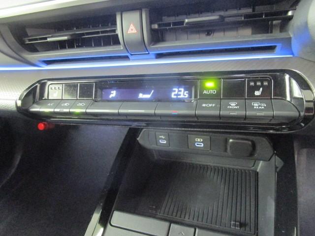 プリウス Ｇ　オートクルーズ　キーレス　オートエアコン　バックモニター　ナビ＆ＴＶ　メモリナビ　ＬＥＤヘッドランプ　アルミ　イモビ　ＡＢＳ　デュアルエアバック　横滑防止　パワーステアリング　ＥＴＣ車載器　フルセグ（18枚目）