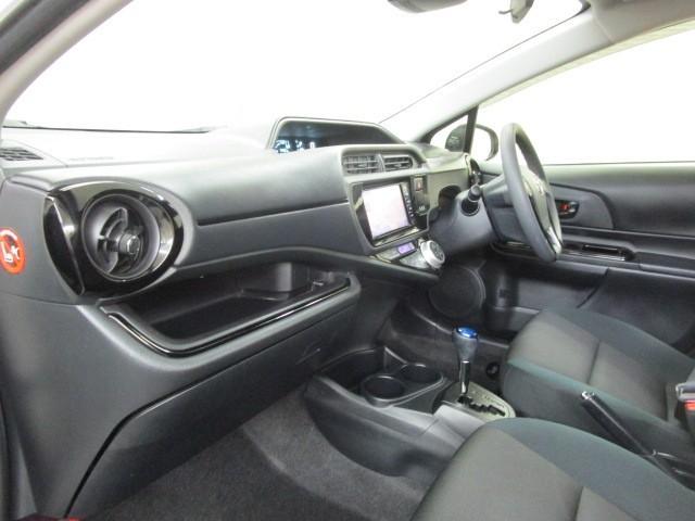 アクア Ｓスタイルブラック　バックモニタ－　ナビＴＶ　イモビライザー　ＬＥＤライト　スマートキープッシュスタート　１オーナー　ＥＴＣ付き　Ｗエアバッグ　キーフリ　メモリーナビゲーション　横滑り防止装置付き　１セグ　ＡＢＳ　ＰＳ（23枚目）