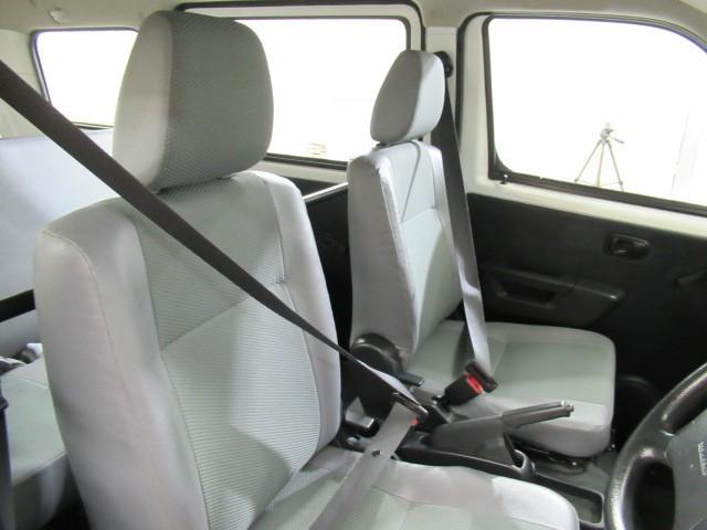 タウンエースバン ＤＸ　横滑防止装置　衝突軽減　運転席エアバッグ　エアコン　ＬＥＤヘッドライト　バックカメラ　Ｗエアバック　メモリーナビ　盗難防止システム　ＡＢＳ　ＥＴＣ　アイドリングストップ　ナビ（8枚目）