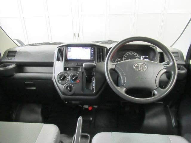 タウンエースバン ＤＸ　横滑防止装置　衝突軽減　運転席エアバッグ　エアコン　ＬＥＤヘッドライト　バックカメラ　Ｗエアバック　メモリーナビ　盗難防止システム　ＡＢＳ　ＥＴＣ　アイドリングストップ　ナビ（18枚目）