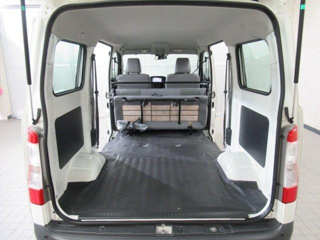 タウンエースバン ＤＸ　横滑防止装置　衝突軽減　運転席エアバッグ　エアコン　ＬＥＤヘッドライト　バックカメラ　Ｗエアバック　メモリーナビ　盗難防止システム　ＡＢＳ　ＥＴＣ　アイドリングストップ　ナビ（24枚目）