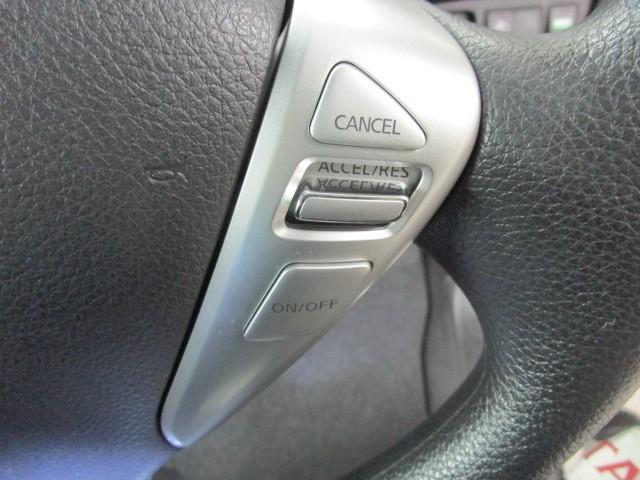 セレナ ２０Ｘ　Ｓ－ハイブリッド　ＡＵＴＯエアコン　横滑り防止機能　リアカメラ　ダブルエアコン　ウォークスルー　３列シート　１オーナー　ＥＴＣ　スマートキー　キーレスエントリー　盗難防止システム　メモリーナビ　パワーウィンドウ　ＰＳ（13枚目）