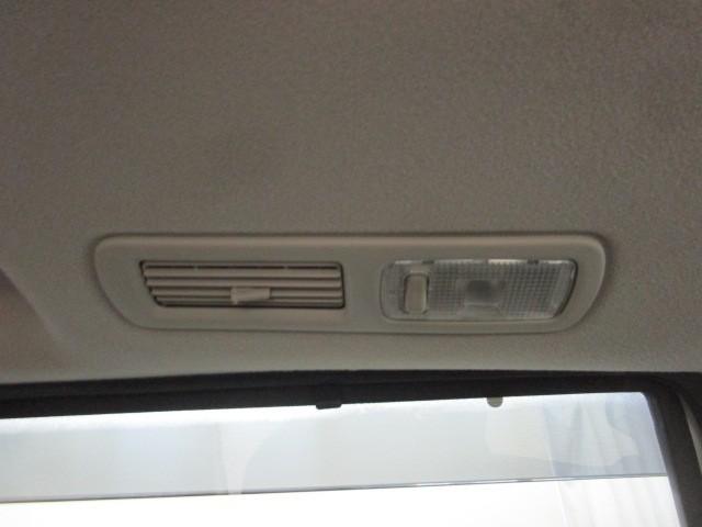 セレナ ２０Ｘ　Ｓ－ハイブリッド　ＡＵＴＯエアコン　横滑り防止機能　リアカメラ　ダブルエアコン　ウォークスルー　３列シート　１オーナー　ＥＴＣ　スマートキー　キーレスエントリー　盗難防止システム　メモリーナビ　パワーウィンドウ　ＰＳ（21枚目）