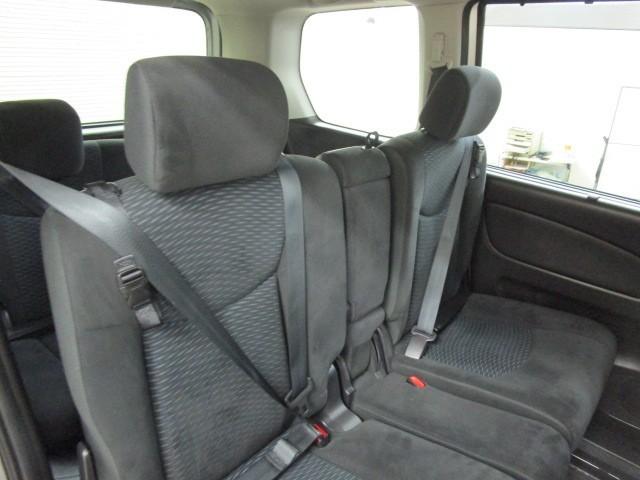 セレナ ２０Ｘ　Ｓ－ハイブリッド　ＡＵＴＯエアコン　横滑り防止機能　リアカメラ　ダブルエアコン　ウォークスルー　３列シート　１オーナー　ＥＴＣ　スマートキー　キーレスエントリー　盗難防止システム　メモリーナビ　パワーウィンドウ　ＰＳ（22枚目）