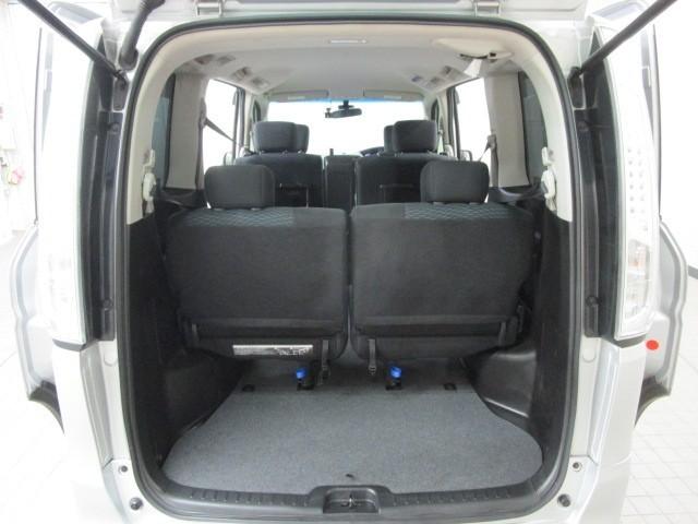 セレナ ２０Ｘ　Ｓ－ハイブリッド　ＡＵＴＯエアコン　横滑り防止機能　リアカメラ　ダブルエアコン　ウォークスルー　３列シート　１オーナー　ＥＴＣ　スマートキー　キーレスエントリー　盗難防止システム　メモリーナビ　パワーウィンドウ　ＰＳ（25枚目）