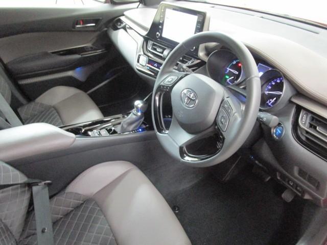 C-HR G 衝突軽減 ESC キーレスエントリー LEDライト Bカメ 盗難防止システム ナビ&TV ワンオ-ナ- 地デジ オートクルーズコントロール スマートキー アルミホイール フルオートエアコン ABS(9枚目)