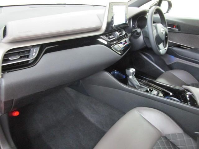 C-HR G 衝突軽減 ESC キーレスエントリー LEDライト Bカメ 盗難防止システム ナビ&TV ワンオ-ナ- 地デジ オートクルーズコントロール スマートキー アルミホイール フルオートエアコン ABS(32枚目)