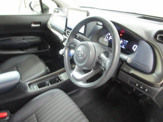 アクア Ｚ　ＬＥＤヘッドライト　スマートキー　１００Ｖ電源　イモビライザー　アルミホイール　オートクルーズコントロール　エアコン　ＥＳＣ　ナビ　カーテンエアバッグ　ＥＴＣ　キーレス　パワーウインドウ　ＡＢＳ（9枚目）