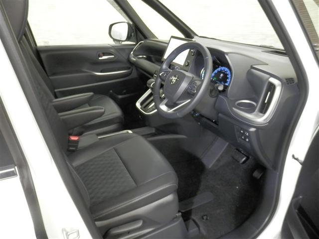 ノア ハイブリッドS-Z 横滑り防止機能 エアバッグ オートクルーズコントロール 地デジ 両側自動ドア ダブルエアコン スマートエントリー LEDランプ バックモニター メモリナビ 3列シート ETC付き ABS AC100V(9枚目)