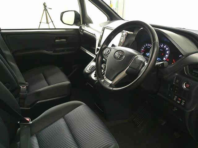 ノア Si 1オーナー プリクラッシュ 地デジ DVD視聴可 ダブルエアコン LEDヘットライト ETC付き 横滑り防止機能 ナビTV 三列シート AW AAC パワーウインドウ メモリーナビ ABS キーフリー(10枚目)