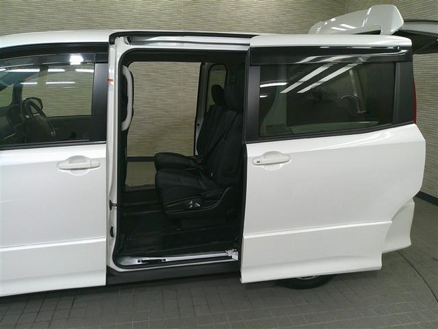 ノア Si 1オーナー プリクラッシュ 地デジ DVD視聴可 ダブルエアコン LEDヘットライト ETC付き 横滑り防止機能 ナビTV 三列シート AW AAC パワーウインドウ メモリーナビ ABS キーフリー(29枚目)