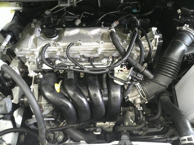 ノア Si 1オーナー プリクラッシュ 地デジ DVD視聴可 ダブルエアコン LEDヘットライト ETC付き 横滑り防止機能 ナビTV 三列シート AW AAC パワーウインドウ メモリーナビ ABS キーフリー(32枚目)