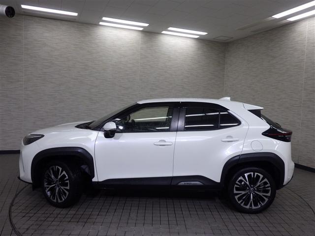 ヤリスクロス ハイブリッドＺ　インテリジェントキー　アルミホイル　ＬＥＤライト　１オ－ナ－　リアカメラ　ナビ　クルーズコントロール　横滑り防止システム　メモリーナビゲーション　電動シ－ト　パワステ　オートエアコン　キーフリー（6枚目）