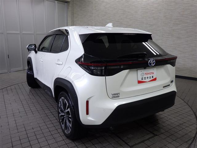 ヤリスクロス ハイブリッドＺ　インテリジェントキー　アルミホイル　ＬＥＤライト　１オ－ナ－　リアカメラ　ナビ　クルーズコントロール　横滑り防止システム　メモリーナビゲーション　電動シ－ト　パワステ　オートエアコン　キーフリー（7枚目）