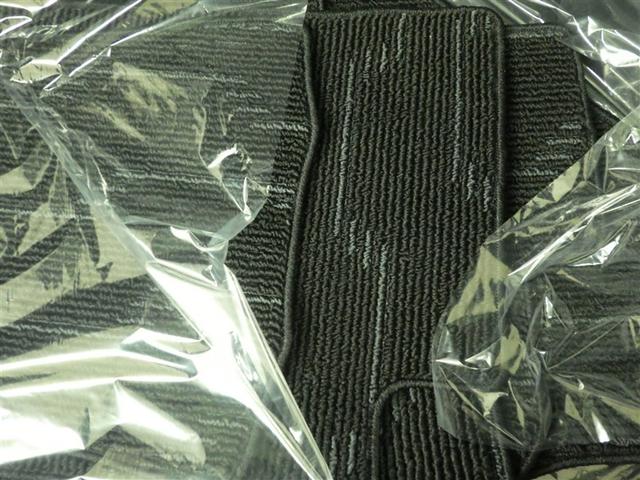 プリウス Ａ　衝突軽減ブレーキシステム　Ｂモニタ　ＬＥＤヘッド　クルーズコントロール　セキュリティー　スマートキー　パワーステアリング　ＥＴＣ　アルミホイル　オートエアコン　ＳＲＳ　ＡＢＳ　パワーウィンドウ　ＶＳＣ（24枚目）