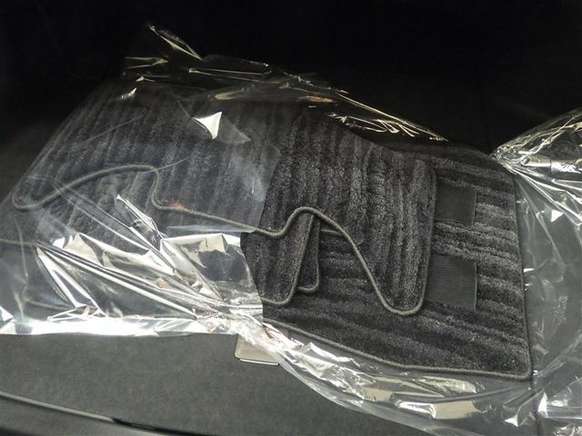 クラウンハイブリッド Ｇ　１００Ｖ充電　ＰＷシート　衝突軽減　リアオートエアコン　ワンオーナ　クルコン　ＬＥＤライト　アルミ　メモリナビ　キーフリー　ＤＶＤ　横滑り防止機能　オートエアコン　ＡＢＳ　エアバッグ　ナビＴＶ　ＥＴＣ（29枚目）