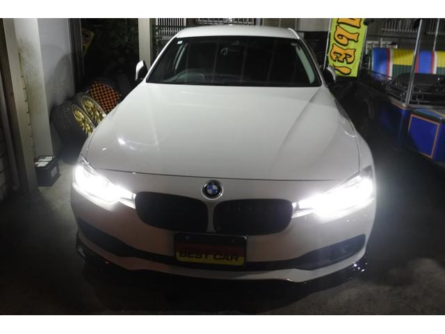 ３シリーズ ３２０ｄ　追突軽減システム　インテリジェントセーフティ　社外品カーボンスポイラー　デイライトコーディング　カロッツエリアテレビチューナーフルセグ　純正ＨＤＤナビ　バックカメラ　ソナー　ミラーＥＴＣ　純正１６ＡＷ（4枚目）